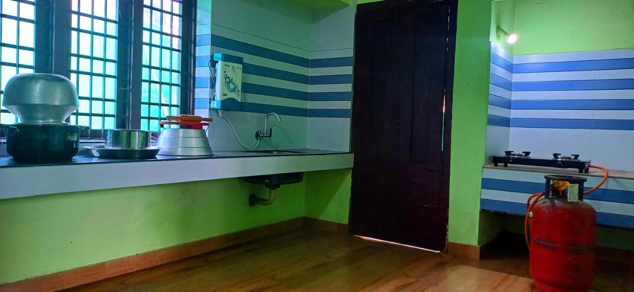 Empire Homestay Калпетта Экстерьер фото
